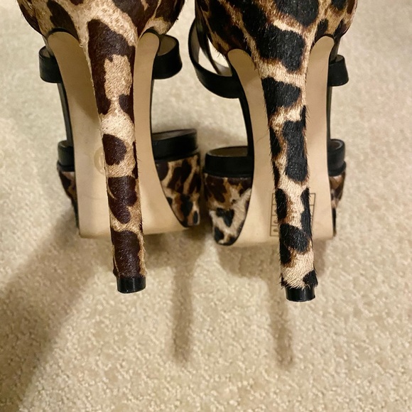 GORGEOUS - Michael Kors’ platform sandals! Beautiful and comfortable. Size 6.5 - Picture 3 of 3